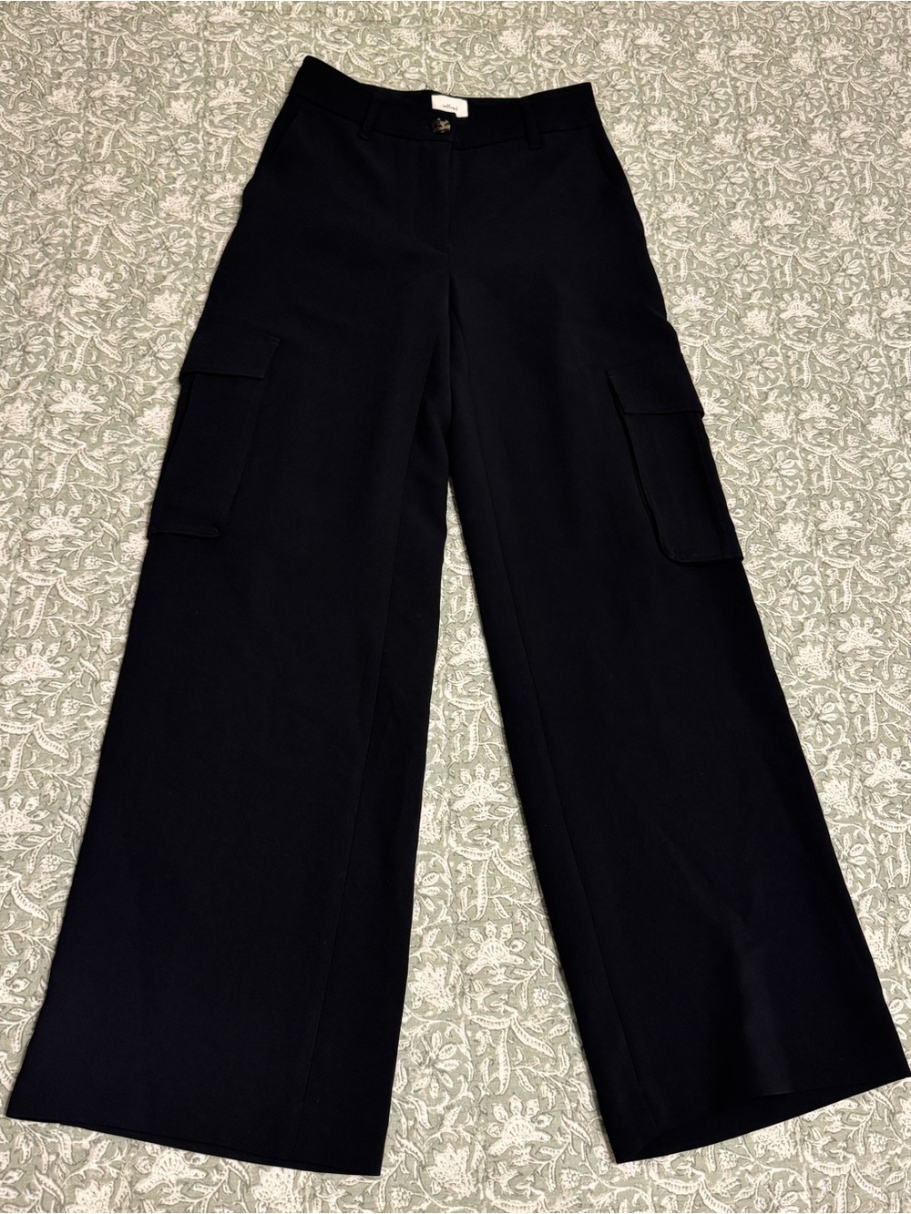 Aritzia Wilfred| Bridger Cargo Pant| black| size 0 - Picture 2 of 6